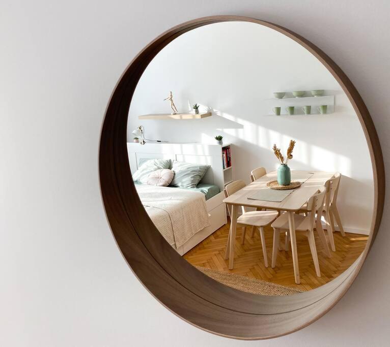 Cute Studio In Old Town Bratislava Bagian luar foto